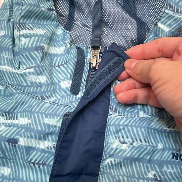 The North Face rain jacket Youth XL (18) - Picture 2 of 6
